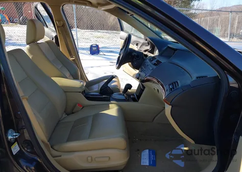 2011 Honda Accord 2.4 Ex-L from USA, damaged, VIN 1HGCP2F8XBA026959